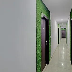 Oyo 81168 Collection O Dwarka Mor **** New Delhi